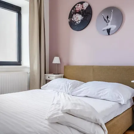 Top Location By Ambiente Hotell 3*