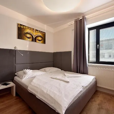 Top Location By Ambiente Hotell