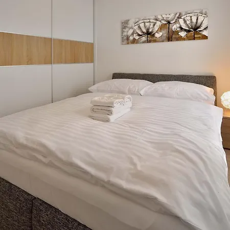 Top Location By Ambiente 3*